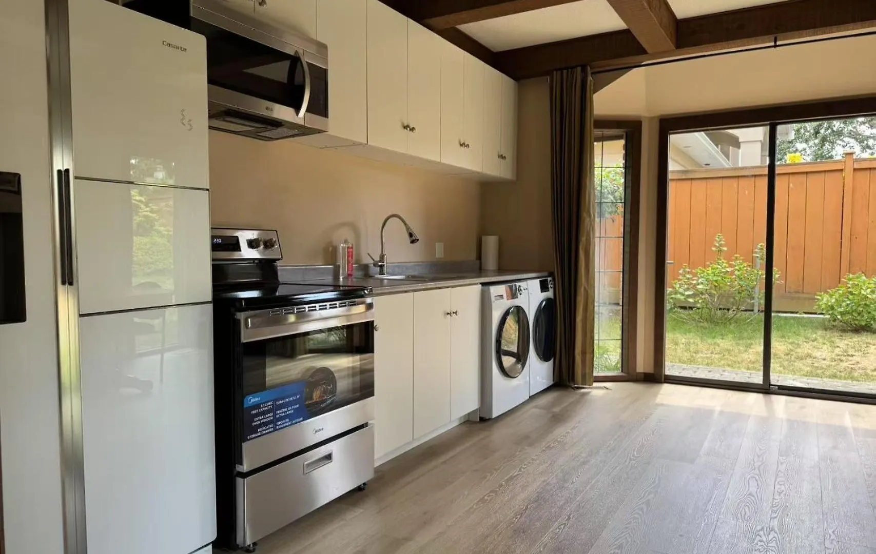 Jason House - Immaculate Suites In A Quiet Seaside Neighbourhood Near Uvic Victoria 0*,  Canada